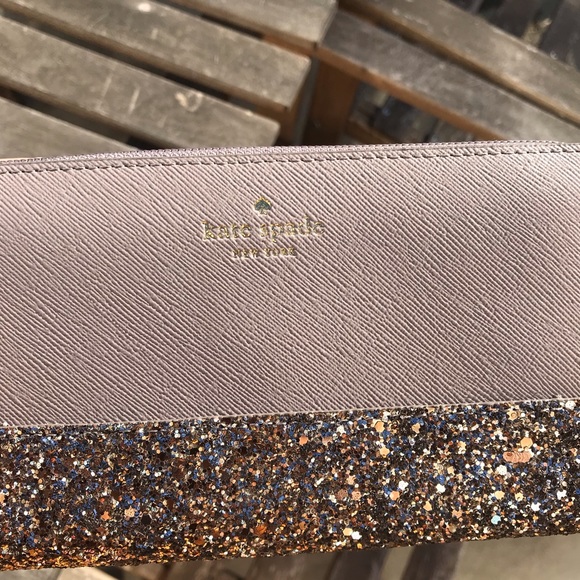 ➕Kate spade neda Greta Court cityscape gray wallet - Picture 2 of 6